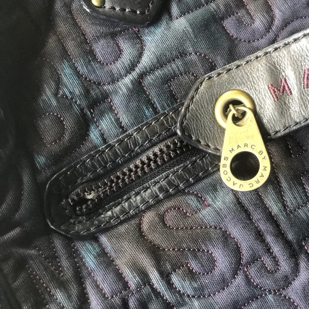 MARC BY MARC JACOBS Logo Quilted Canvas Tote - Picture 10 of 16